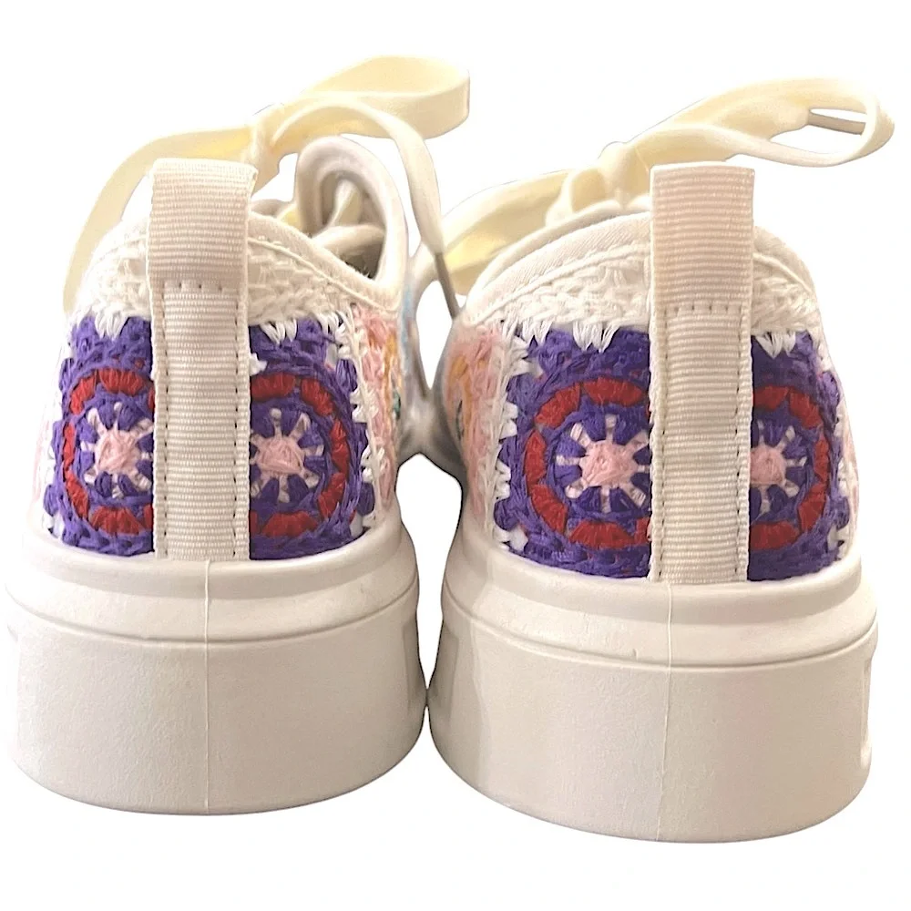 MATA WOMENS MULTI-COLOR CROCHET PATTERNED PLATFORM SNEAKERS SIZE 8 LIKE NEW
